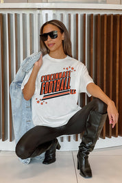 CINCINNATI BENGALS COMING IN HOT OVERSIZED CREWNECK TEE