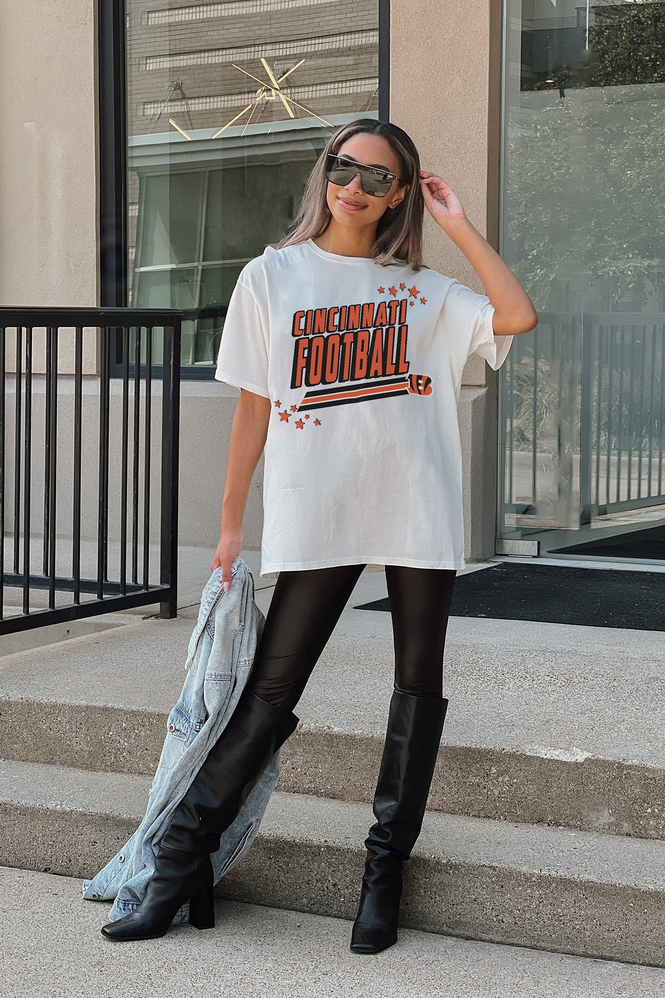 CINCINNATI BENGALS COMING IN HOT OVERSIZED CREWNECK TEE