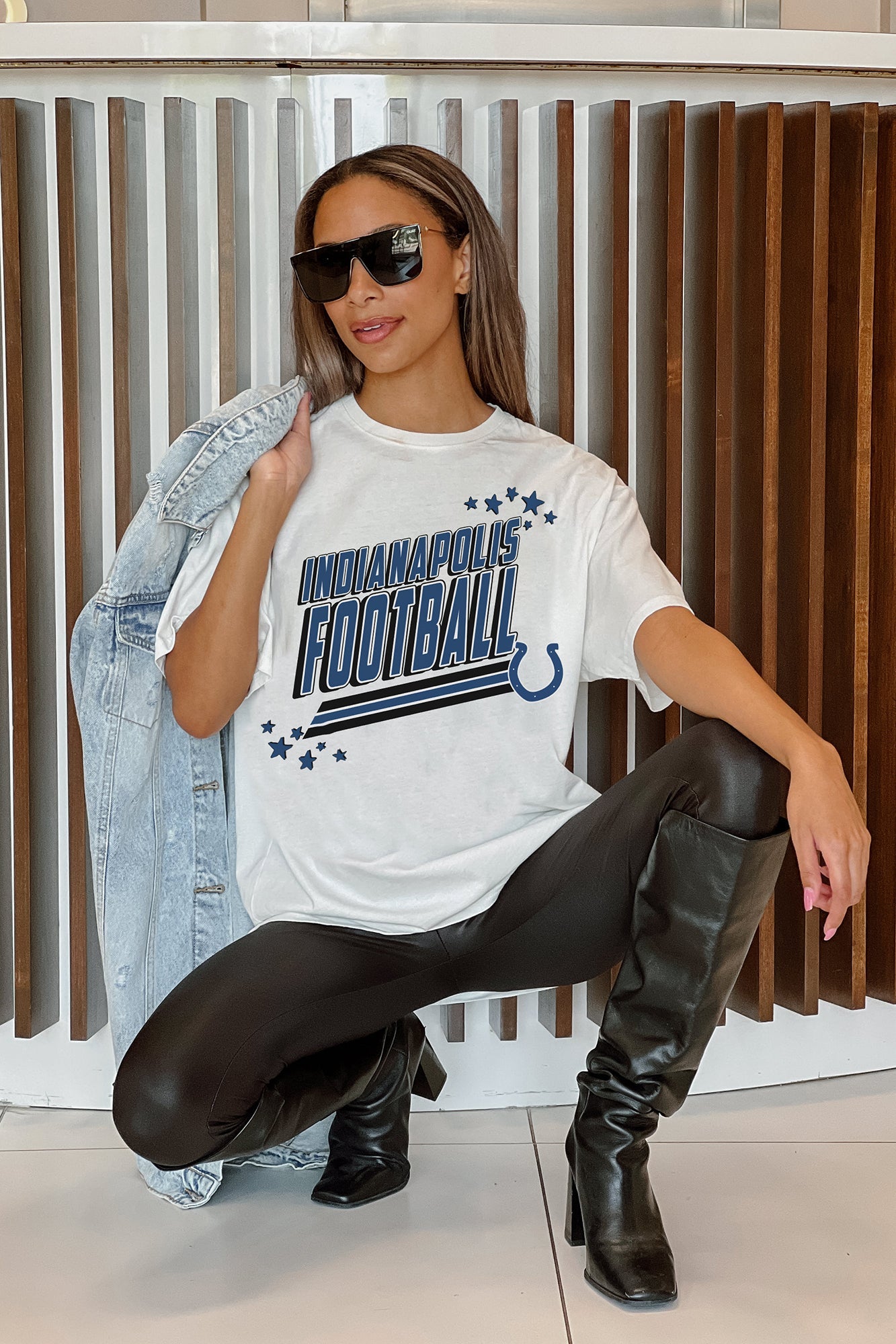 INDIANAPOLIS COLTS COMING IN HOT OVERSIZED CREWNECK TEE