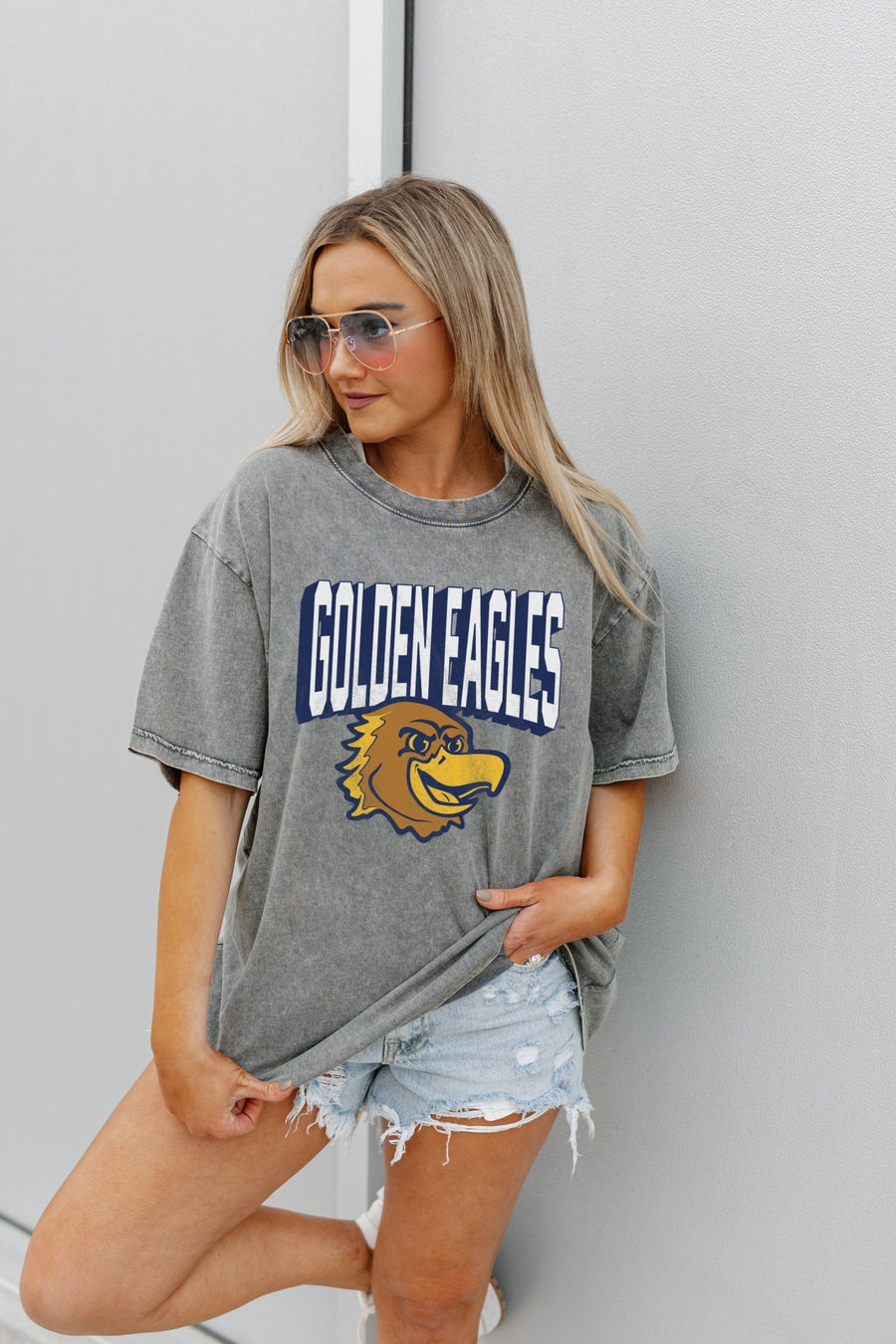 MARQUETTE GOLDEN EAGLES SOLID DEFENSE OVERSIZED CREWNECK TEE