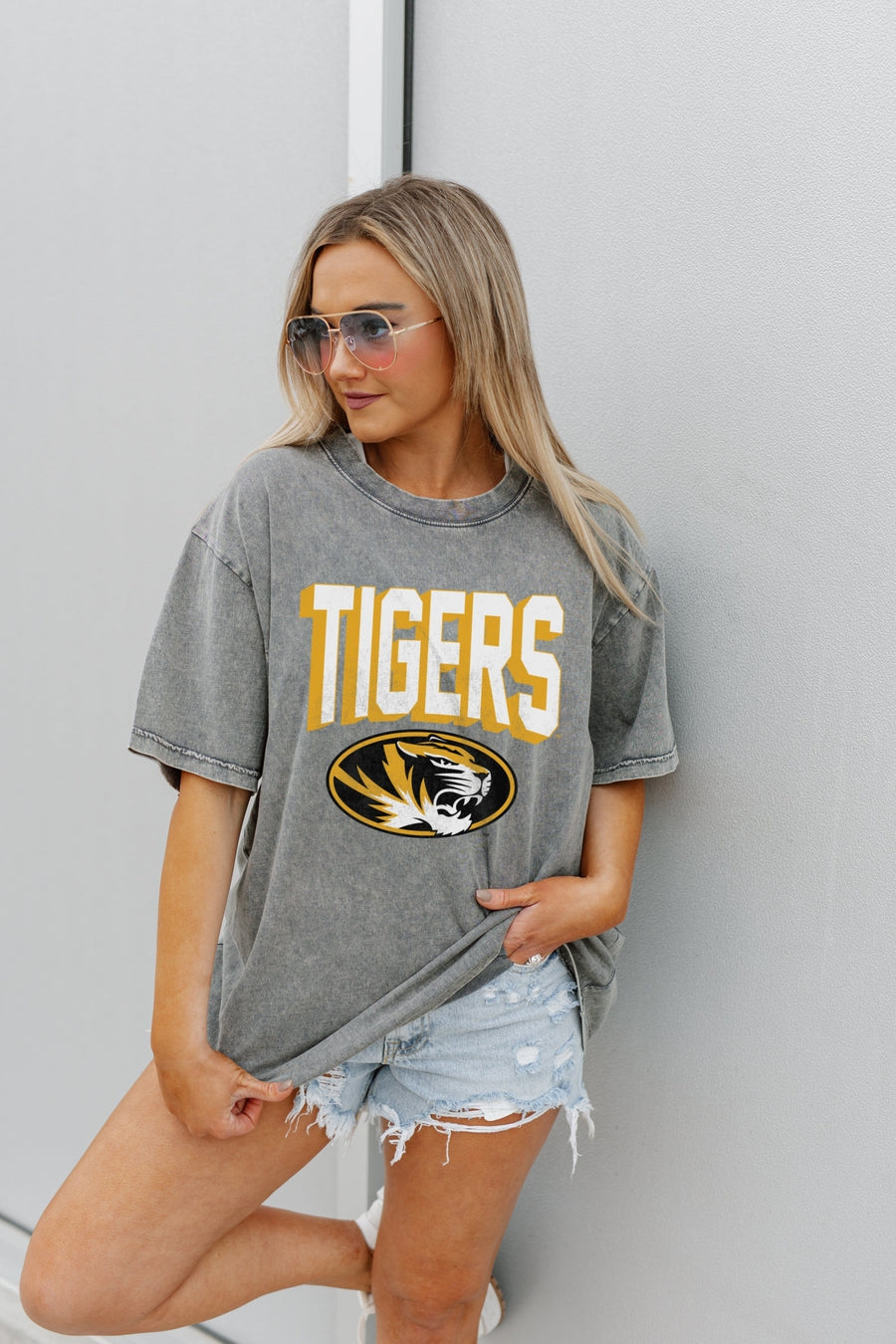 MISSOURI TIGERS SOLID DEFENSE OVERSIZED CREWNECK TEE