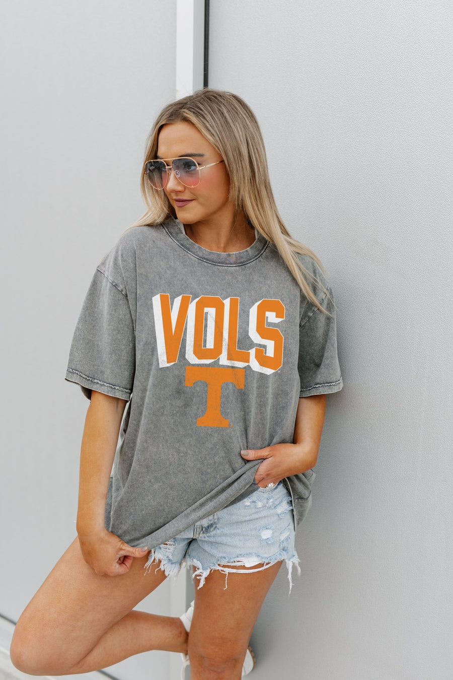 TENNESSEE VOLUNTEERS SOLID DEFENSE OVERSIZED CREWNECK TEE