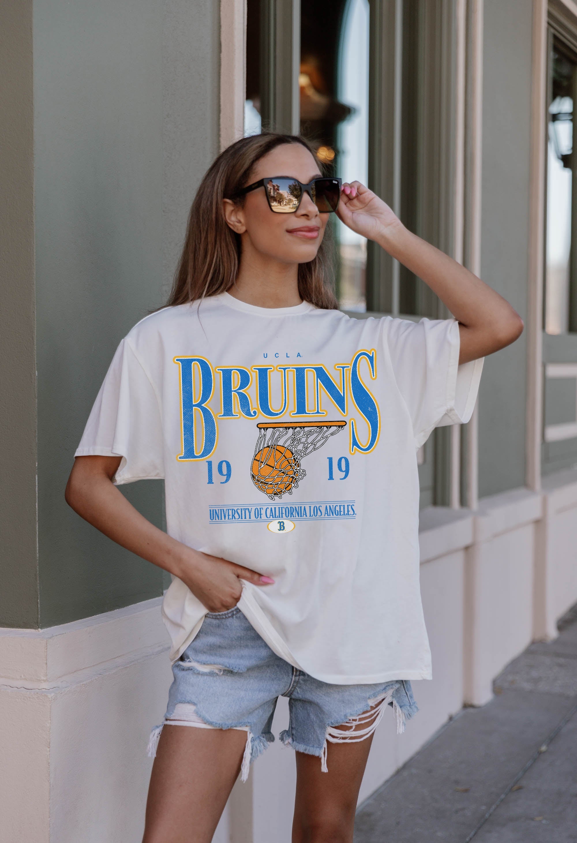 UCLA BRUINS COURT DATE OVERSIZED CREWNECK TEE