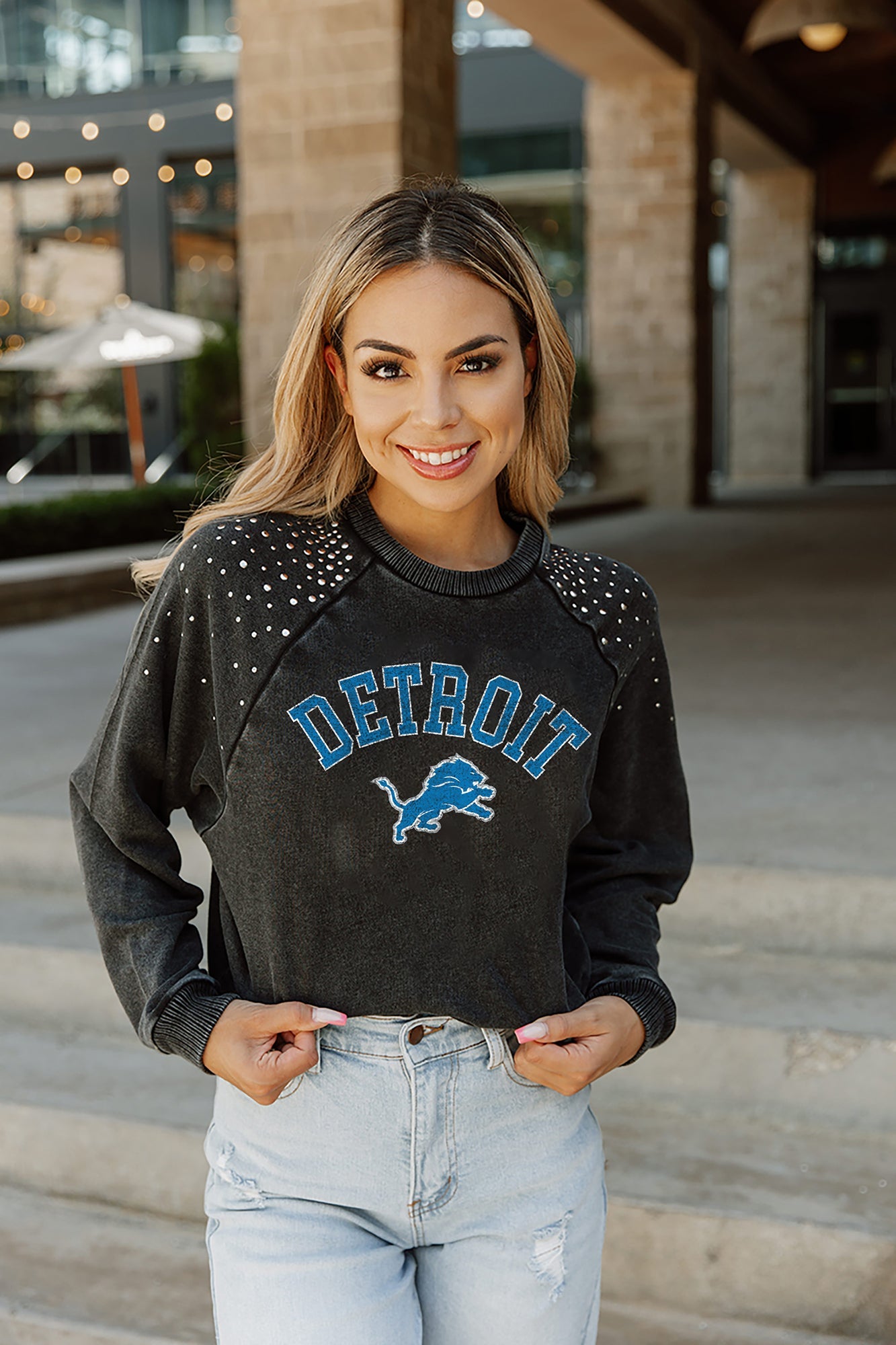 DETROIT LIONS TOUCHDOWN FRENCH TERRY VINTAGE WASH STUDDED SHOULDER DETAIL  LONG SLEEVE PULLOVER