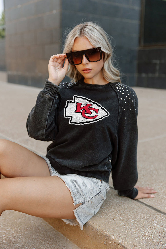 KANSAS CITY CHIEFS COUTURE CREW FRENCH TERRY VINTAGE WASH STUDDED SHOULDER DETAIL LONG SLEEVE PULLOVER