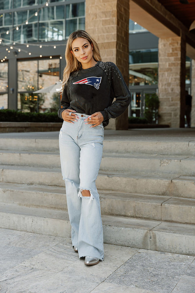 NEW ENGLAND PATRIOTS COUTURE CREW FRENCH TERRY VINTAGE WASH STUDDED SHOULDER DETAIL LONG SLEEVE PULLOVER