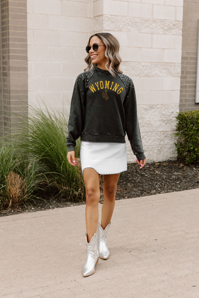WYOMING COWBOYS DON'T BLINK VINTAGE STUDDED PULLOVER