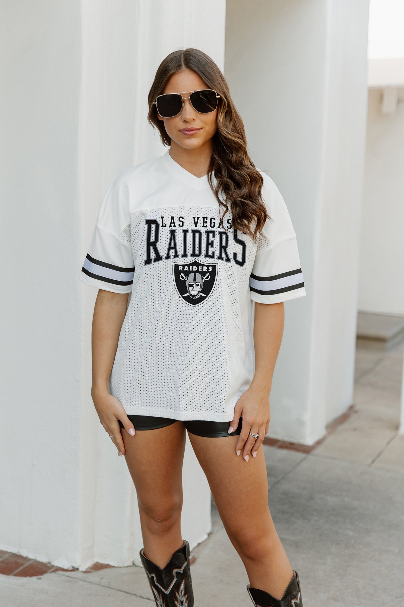 GC x NFL Las Vegas Raiders Top Recruit Sporty V-Neck Oversized Side Slit Short Sleeve Top