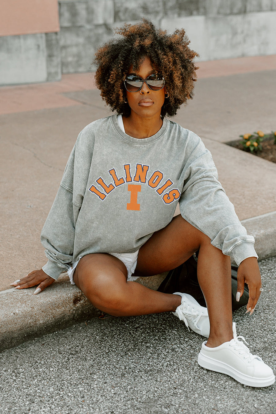 ILLINOIS FIGHTING ILLINI Play The Game Faded Wash Pullover