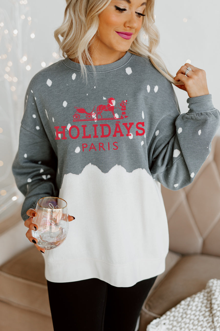 HOLIDAY CHIC BLEACH DYE SWEATSHIRT