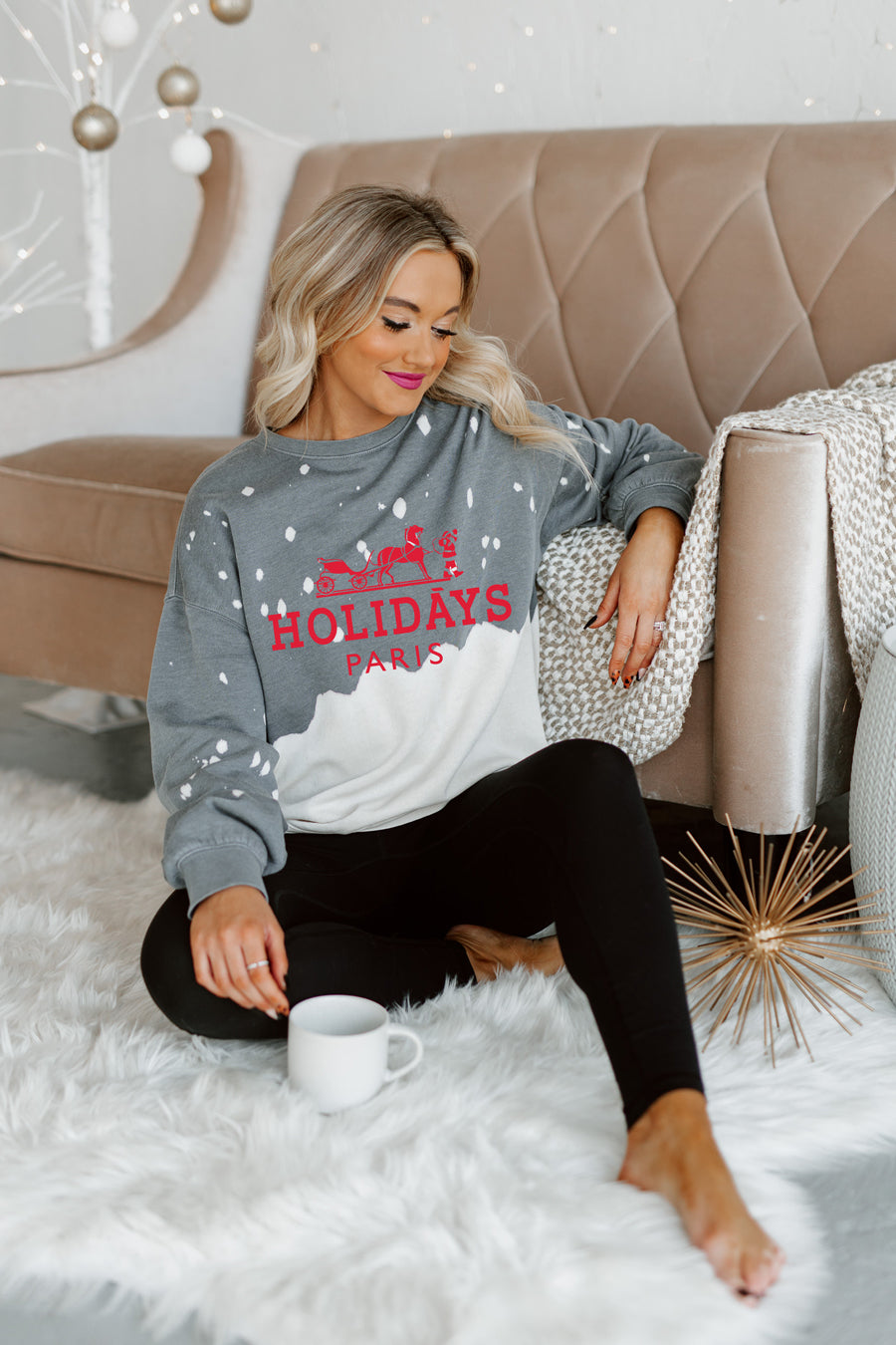 HOLIDAY CHIC BLEACH DYE SWEATSHIRT