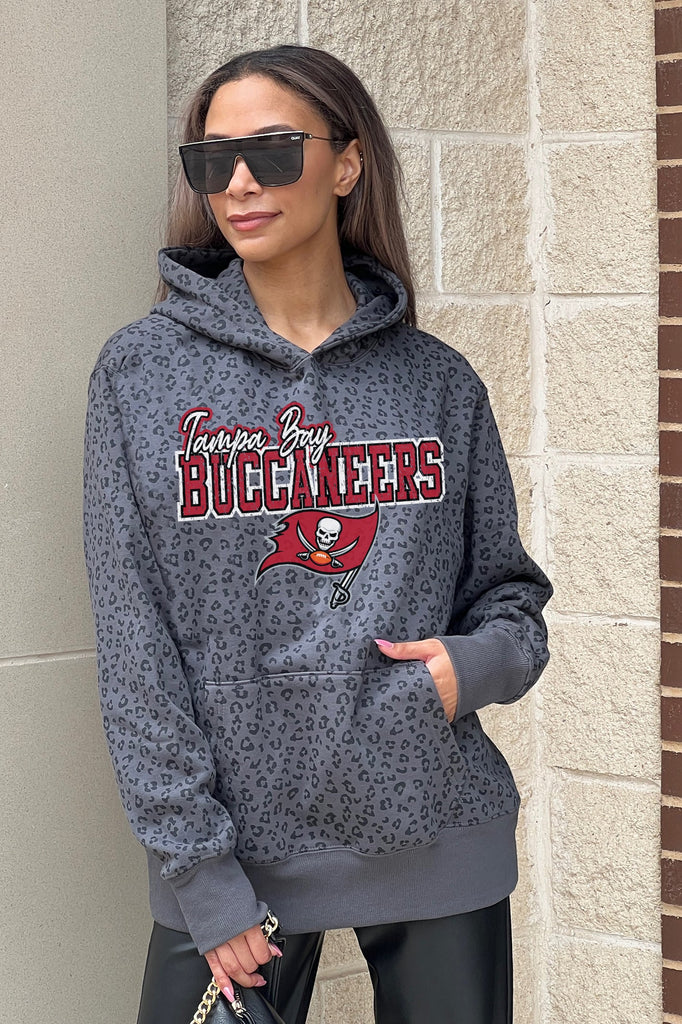 TAMPA BAY BUCCANEERS IN THE SPOTLIGHT ADULT CLASSIC HOODED PULLOVER