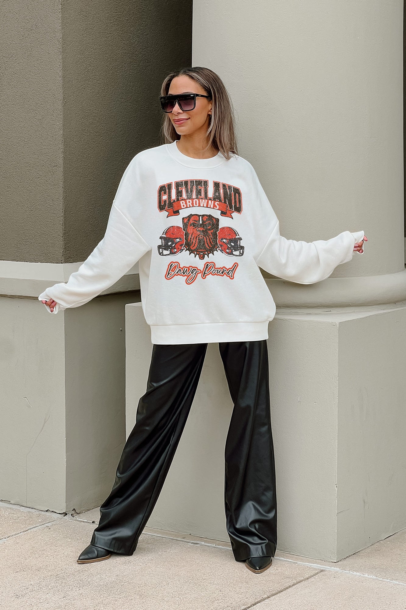 CLEVELAND BROWNS PASSING TIME PREMIUM FLEECE DROP SHOULDER CREWNECK PULLOVER