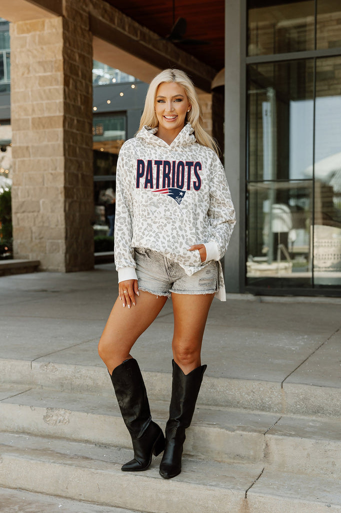 NEW ENGLAND PATRIOTS SIDELINE HOODED LEOPARD FLEECE PULLOVER WITH FRONT POCKET AND SIDE-SLIT DETAIL