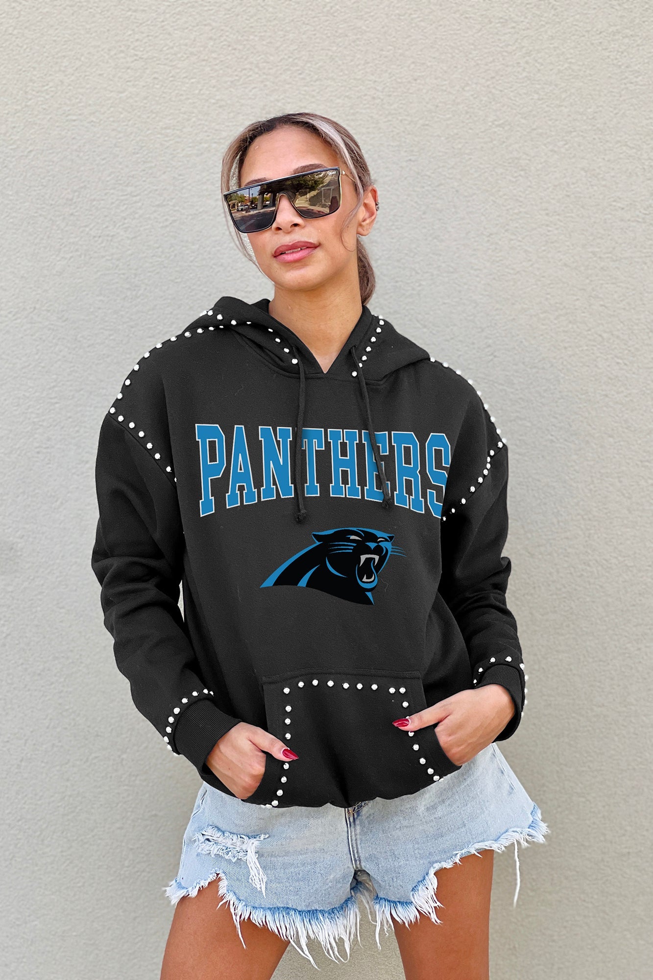 CAROLINA PANTHERS CATCH THE VIBE STUDDED DETAIL FLEECE FRONT POCKET HOODIE