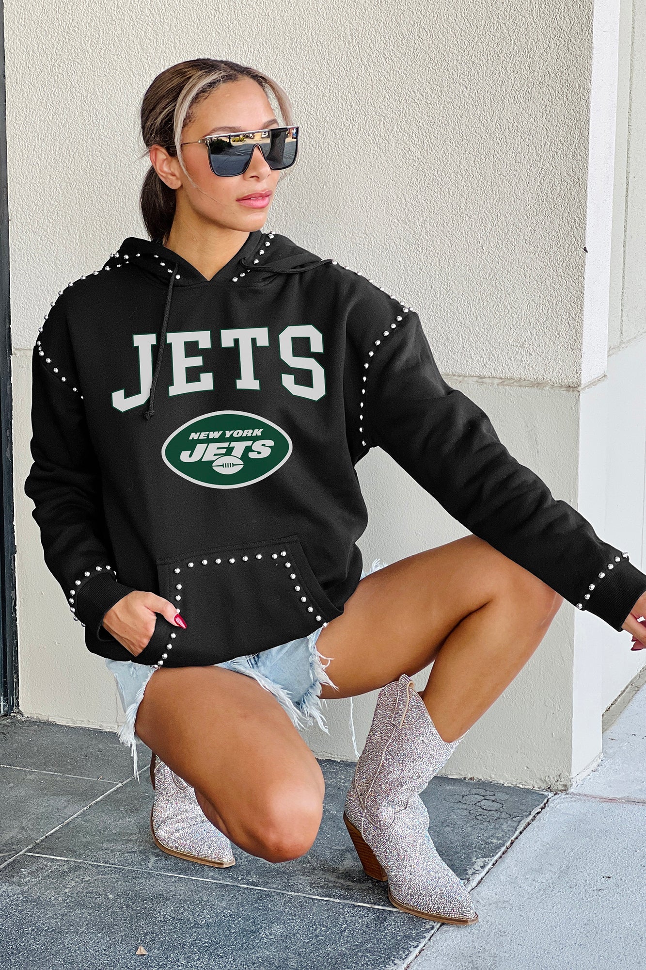 NEW YORK JETS CATCH THE VIBE STUDDED DETAIL FLEECE FRONT POCKET HOODIE