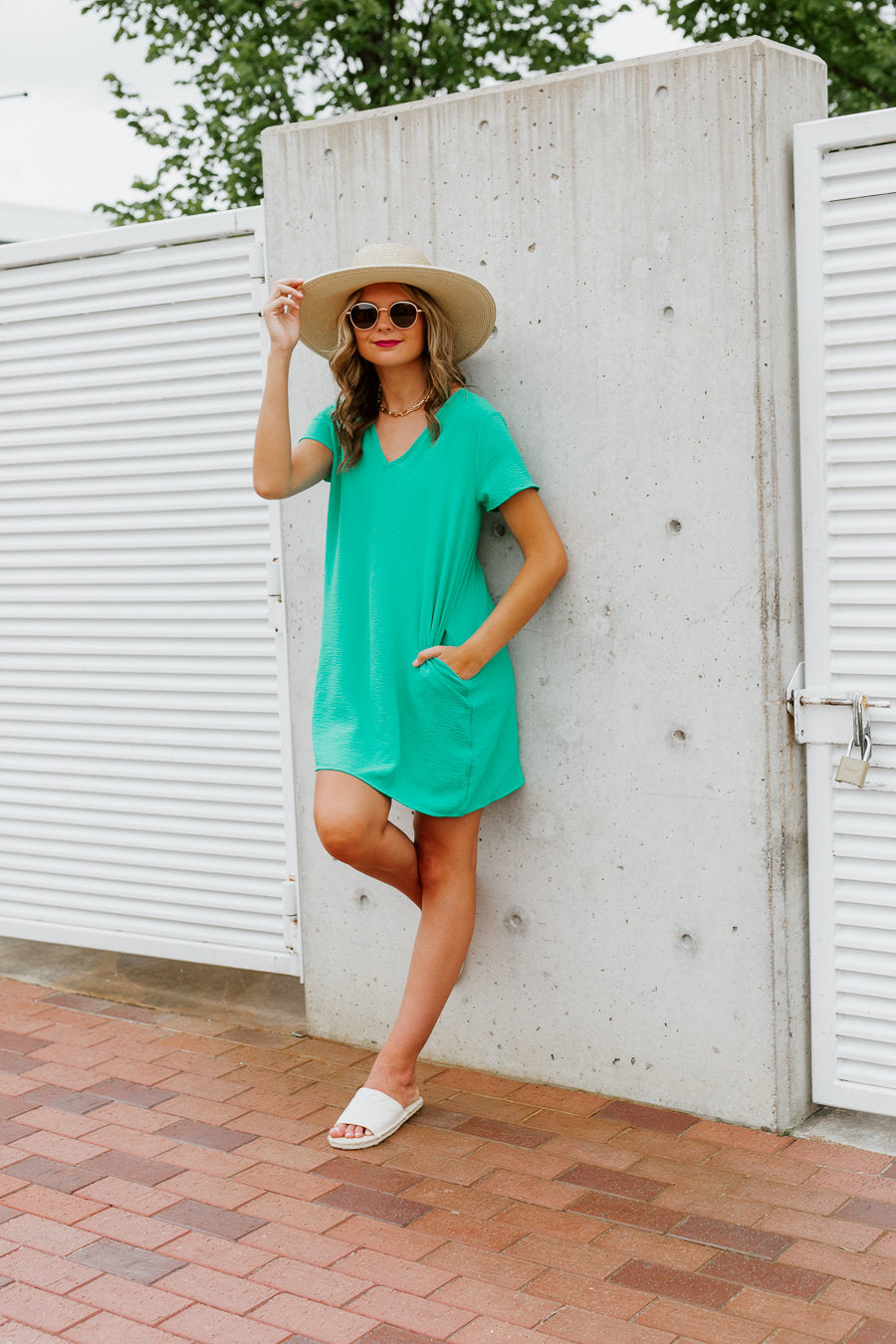 FORCE OF FASHION V-NECK SHIFT DRESS IN MINT GREEN