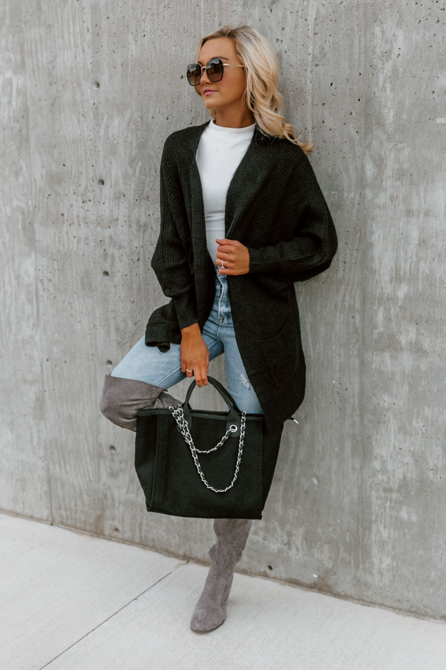 THE "LIVIA" WOVEN TOTE BAG IN BLACK