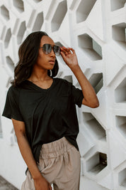 CONSIDER IT DONE ESSENTIAL V-NECK TEE IN BLACK-TEES