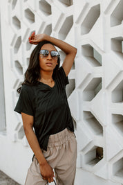 CONSIDER IT DONE ESSENTIAL V-NECK TEE IN BLACK-TEES