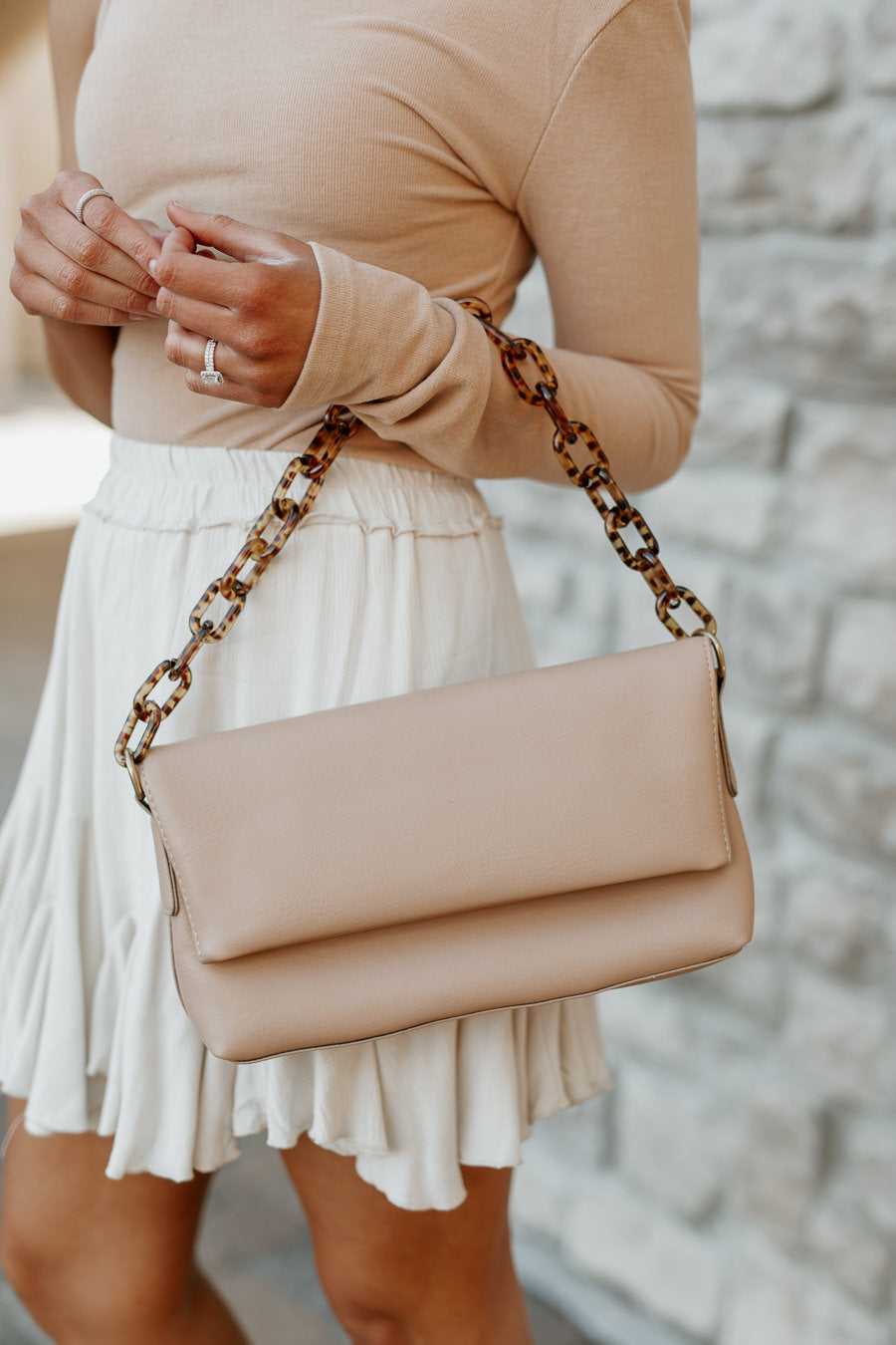 RAYNE FAUX LEATHER CROSSBODY HANDBAG IN TAN